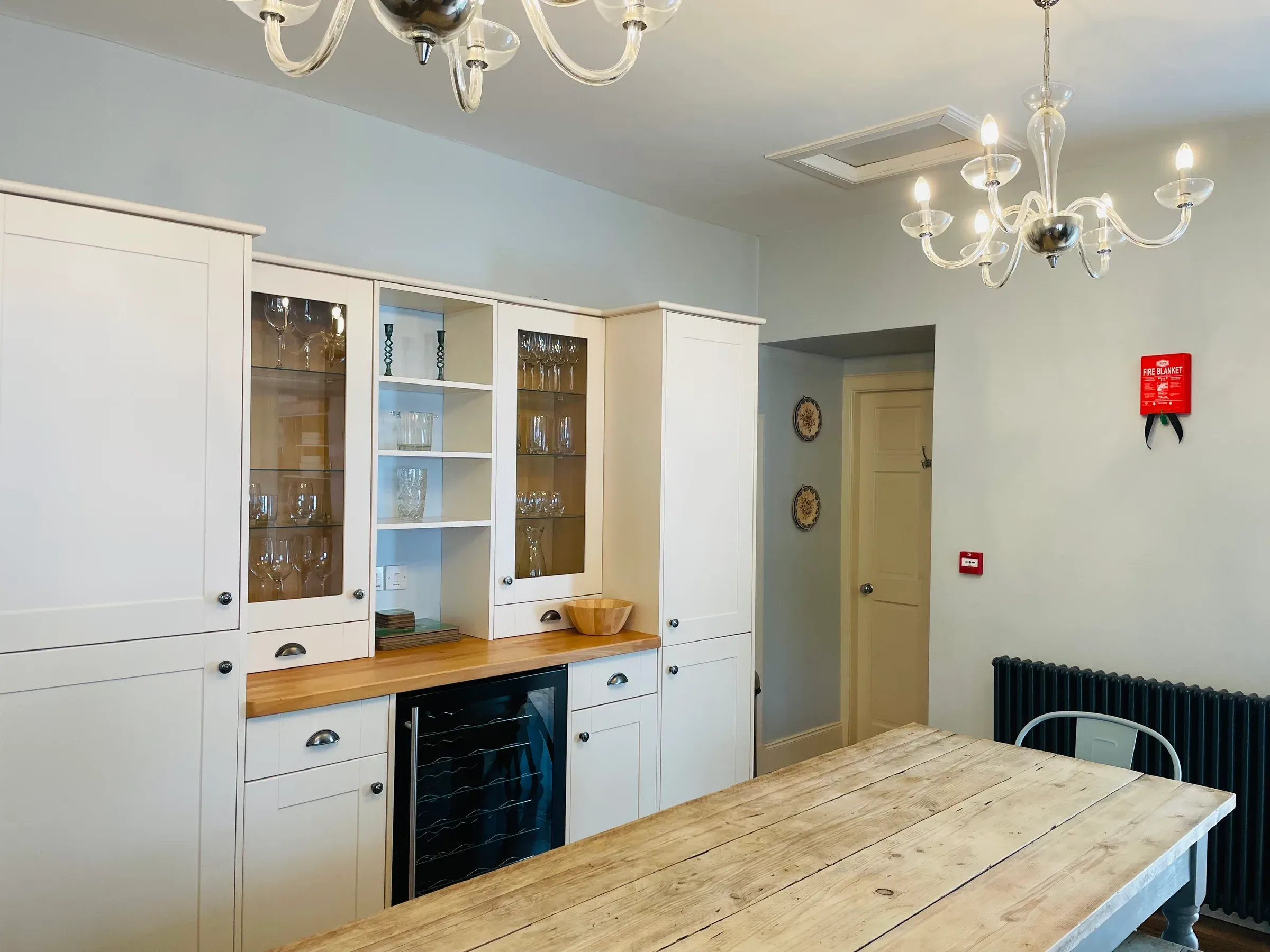 A view of the bright and elegant kitchen inside the manse / bb cottage.